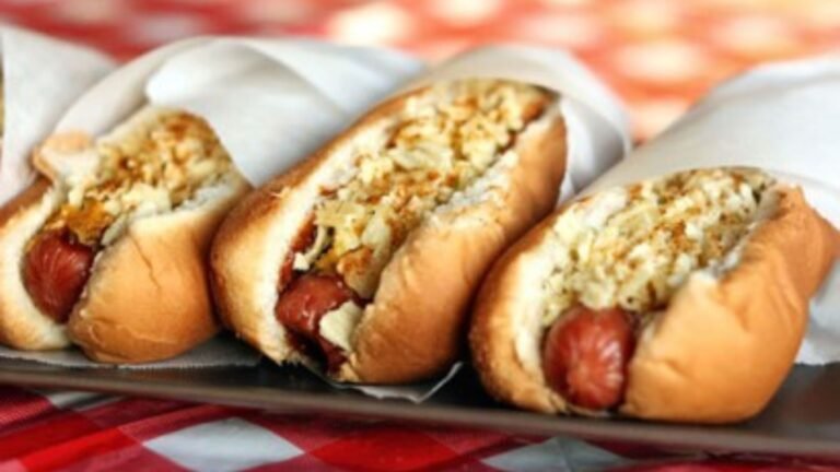 hot dogs with potato flake chips